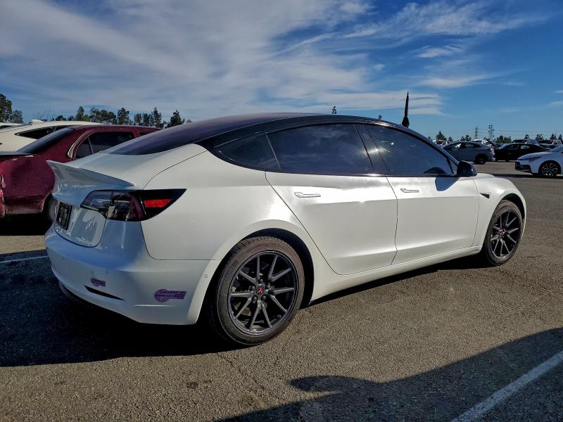 Фото 3 - TESLA MODEL 3