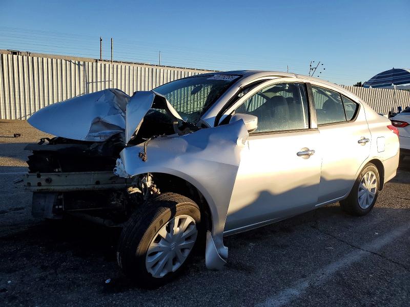 Фото 1 - NISSAN VERSA