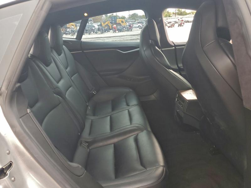 Фото 10 - TESLA MODEL S