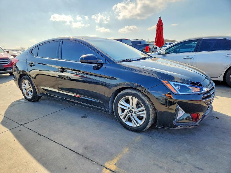 Фото 4 - HYUNDAI ELANTRA