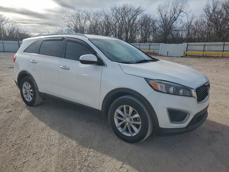 Фото 4 - KIA SORENTO