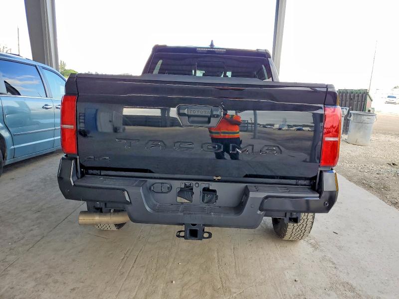 Фото 6 - TOYOTA TACOMA