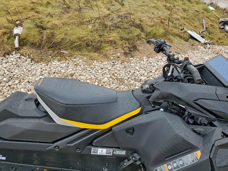 SKI-DOO SNOWMOBILE 2024