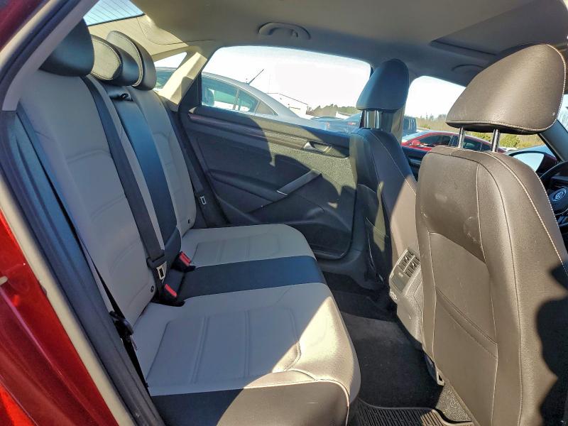 Фото 10 - VOLKSWAGEN PASSAT