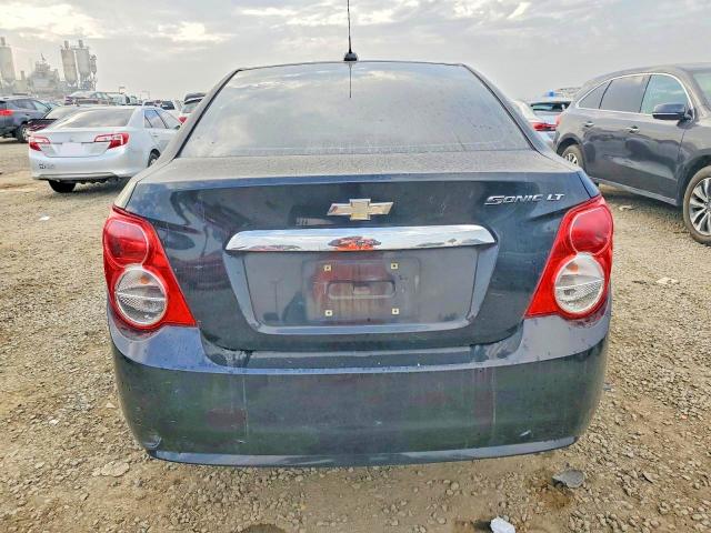 Фото 6 - CHEVROLET SONIC