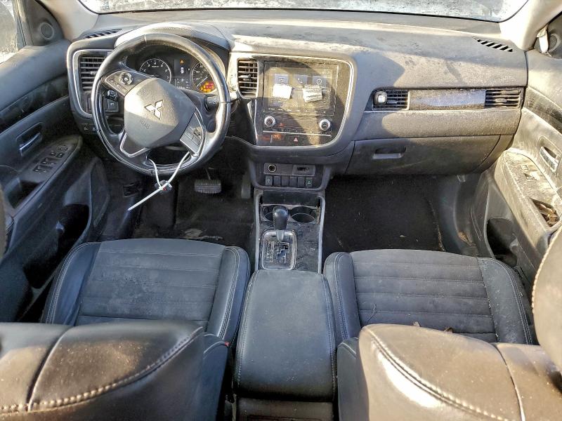 Фото 8 - MITSUBISHI OUTLANDER