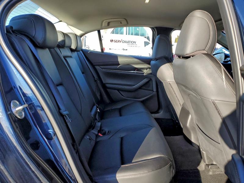 Фото 10 - MAZDA 3