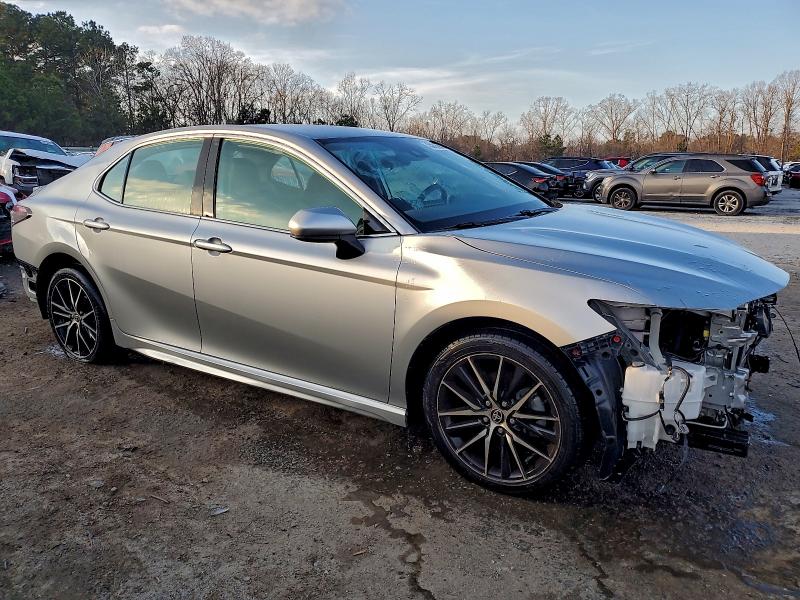 Фото 4 - TOYOTA CAMRY