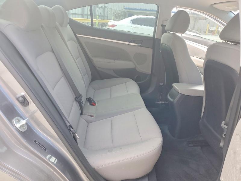 Фото 10 - HYUNDAI ELANTRA