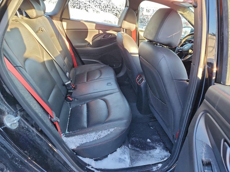 Фото 10 - HYUNDAI ELANTRA