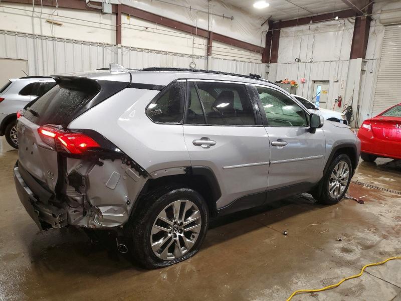 Фото 3 - TOYOTA RAV4