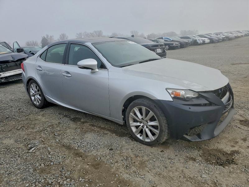 Фото 4 - LEXUS IS