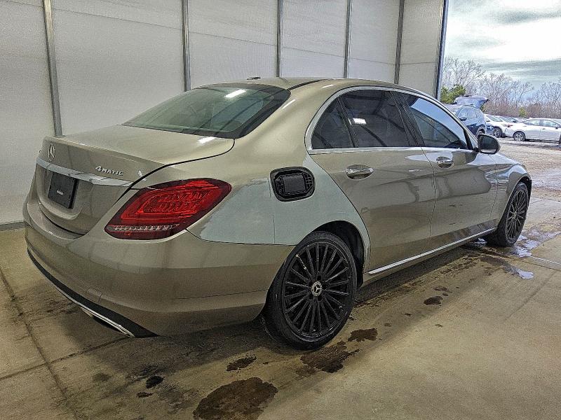 Фото 3 - MERCEDES-BENZ C-CLASS