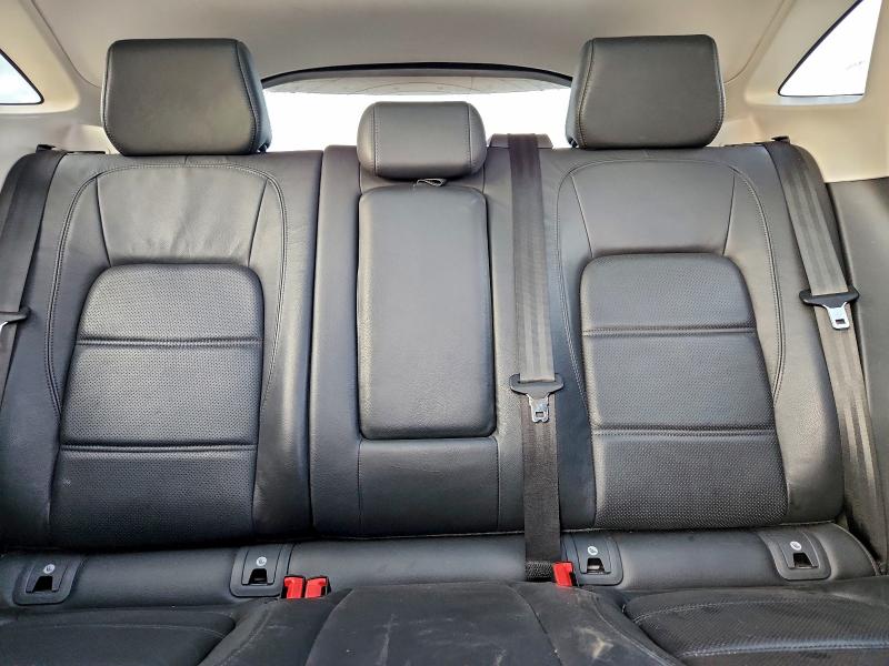 JAGUAR ETYPE 2018 VIN SADFJ2FX8J1Z05044