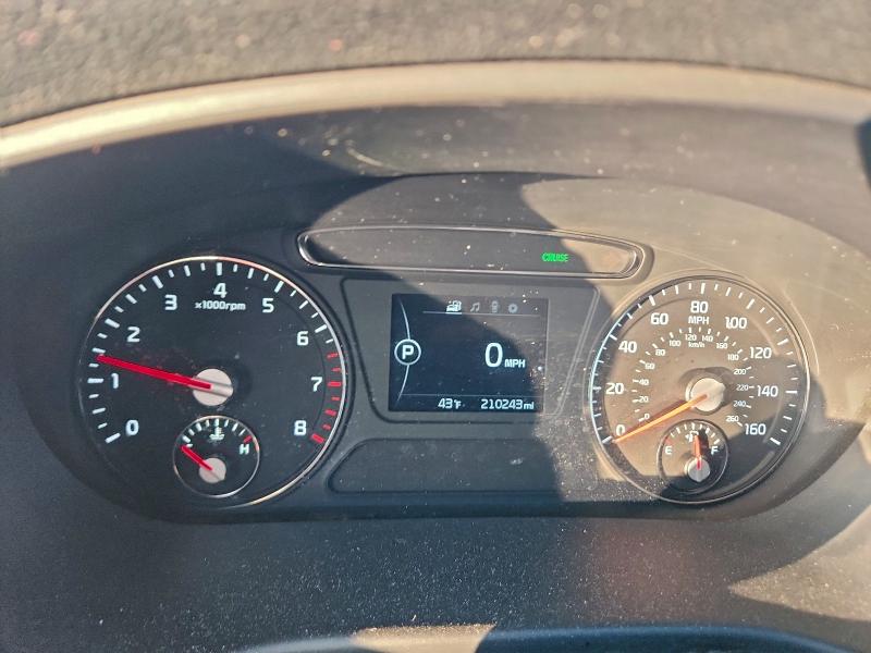 Фото 9 - KIA SORENTO