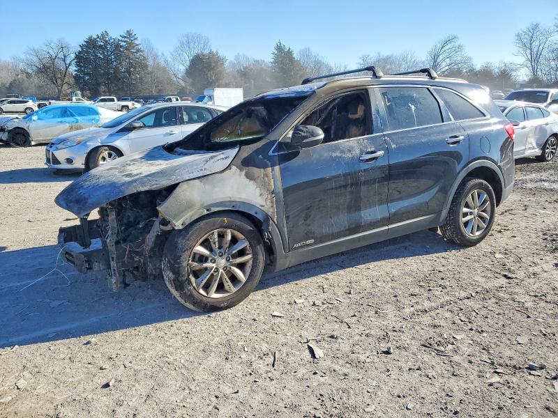 Фото 1 - KIA SORENTO