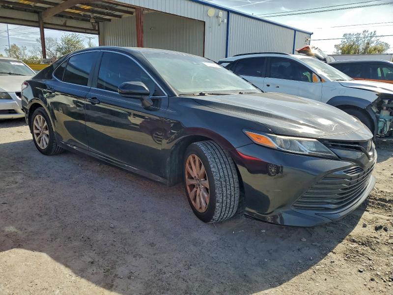 Фото 4 - TOYOTA CAMRY