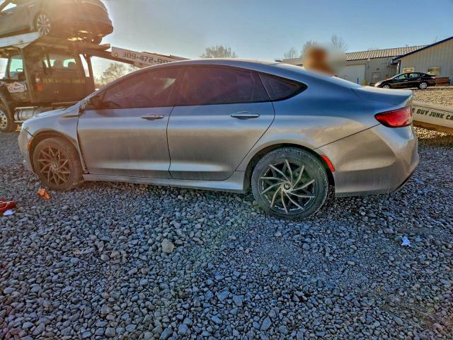 Фото 2 - CHRYSLER 200