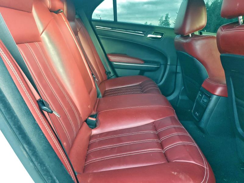 Фото 10 - CHRYSLER 300