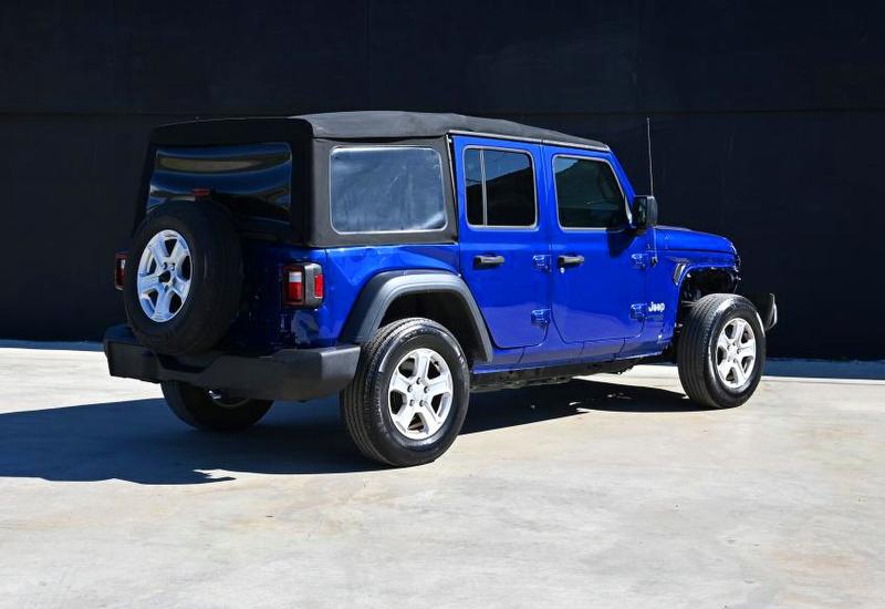 Фото 4 - JEEP WRANGLER