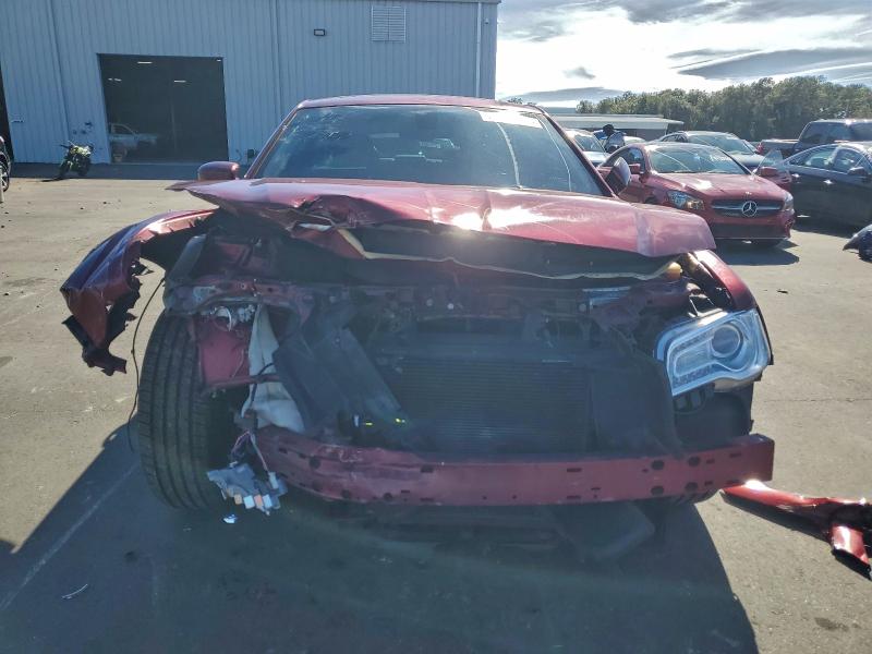 Фото 5 - CHRYSLER 300