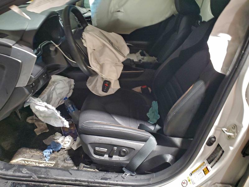 Фото 7 - TOYOTA AVALON