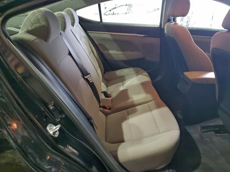 Фото 10 - HYUNDAI ELANTRA