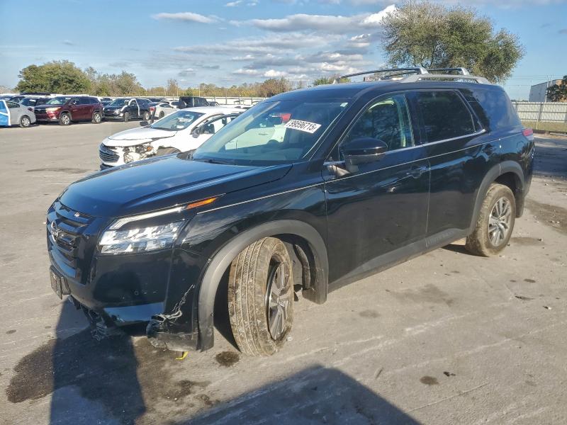 Фото 1 - NISSAN PATHFINDER