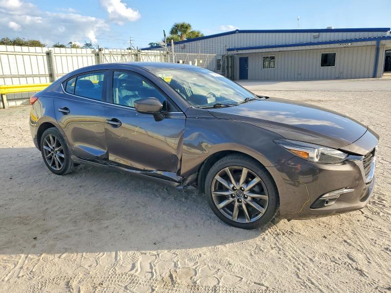 Фото 4 - MAZDA 3