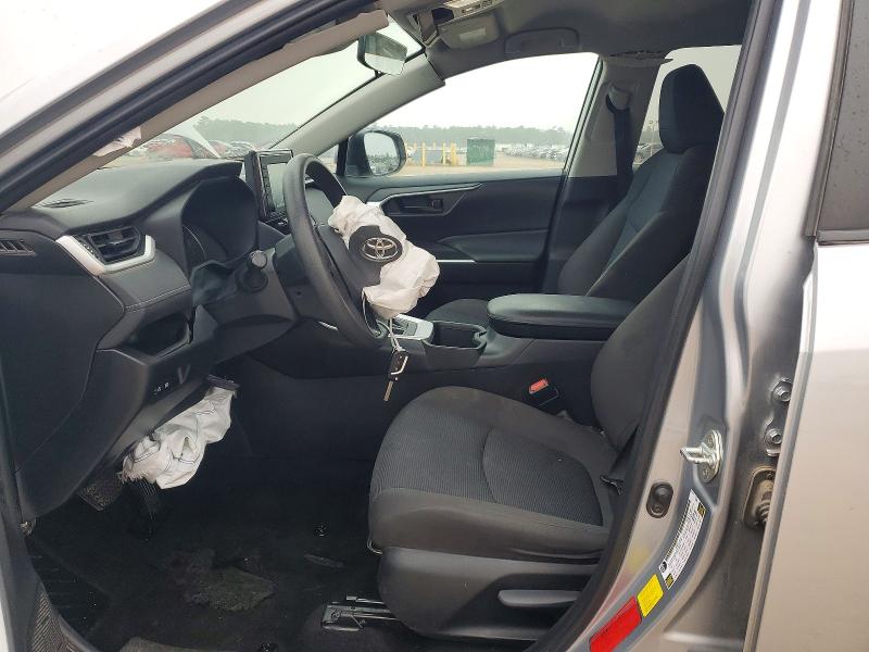 Фото 7 - TOYOTA RAV4