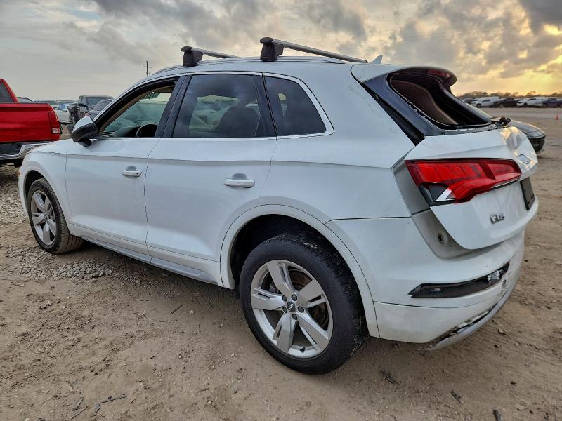 Фото 2 - AUDI Q5