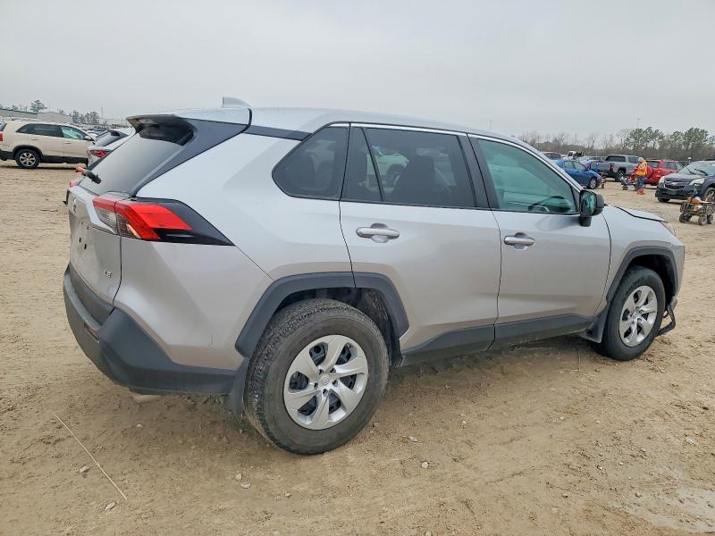 Фото 3 - TOYOTA RAV4