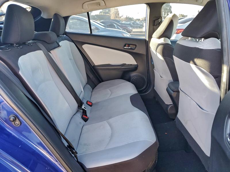 Фото 10 - TOYOTA PRIUS