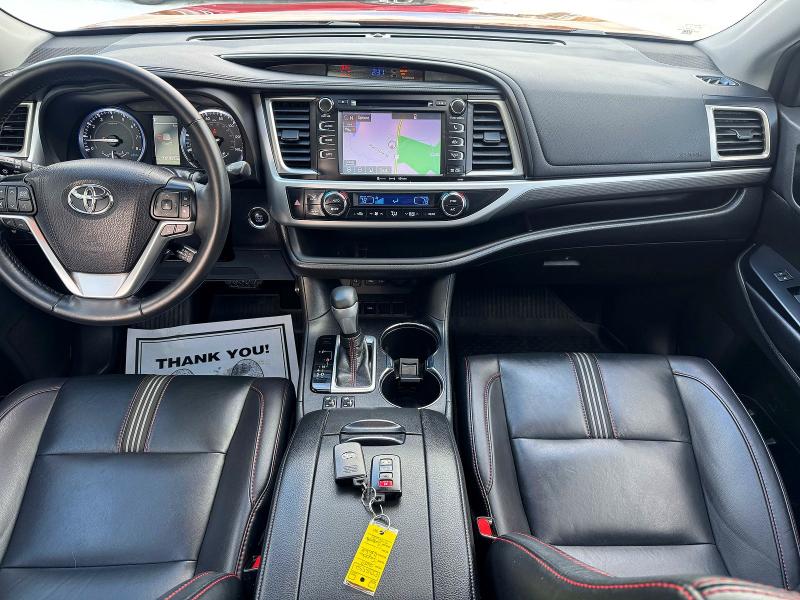 Фото 12 - TOYOTA HIGHLANDER