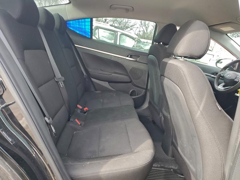 Фото 10 - HYUNDAI ELANTRA