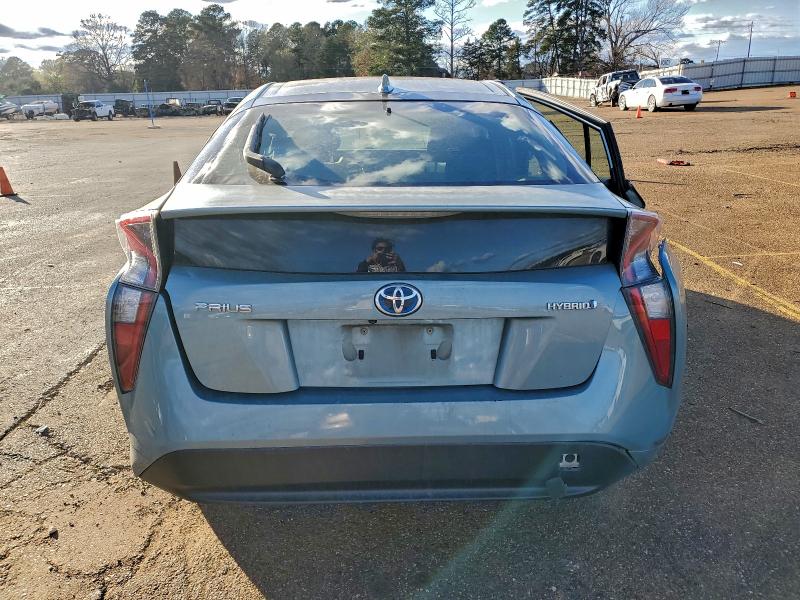 Фото 6 - TOYOTA PRIUS