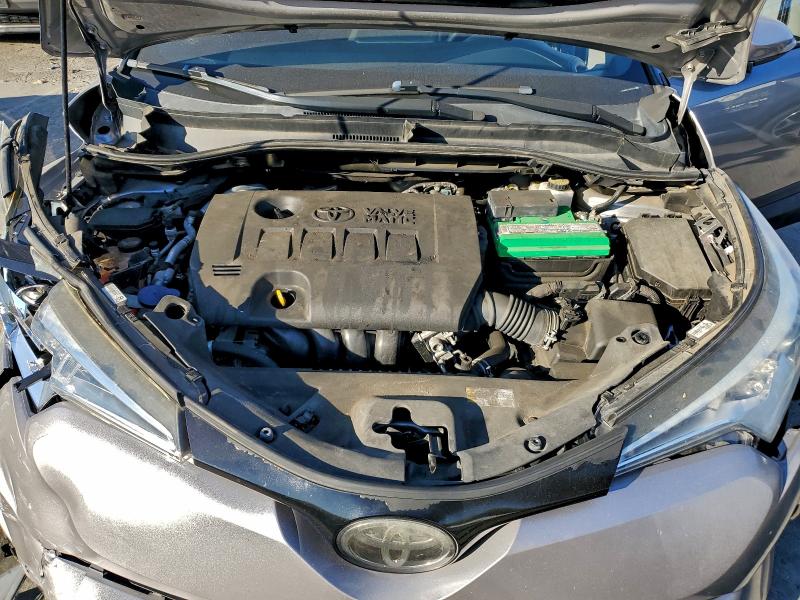 Фото 12 - TOYOTA C-HR