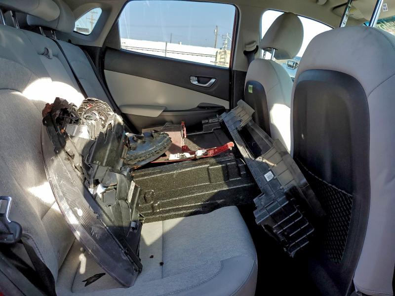 Фото 10 - HYUNDAI KONA