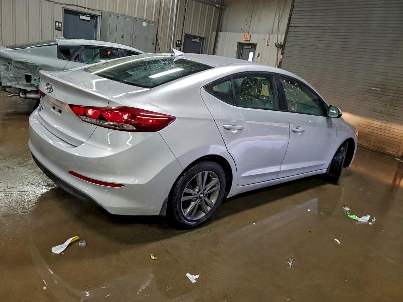 Фото 3 - HYUNDAI ELANTRA