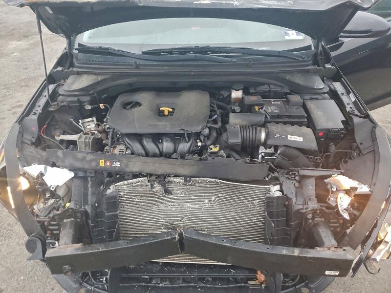 Фото 11 - HYUNDAI ELANTRA