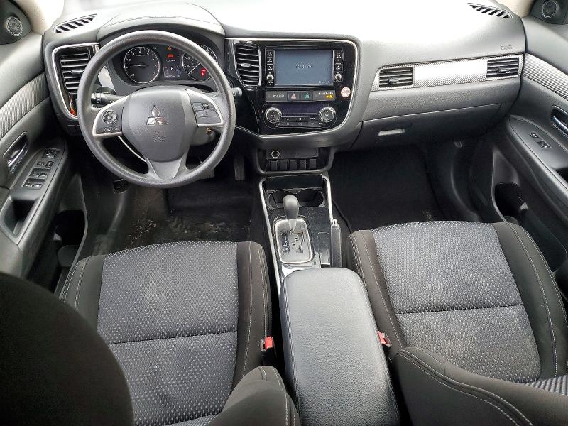 Фото 8 - MITSUBISHI OUTLANDER