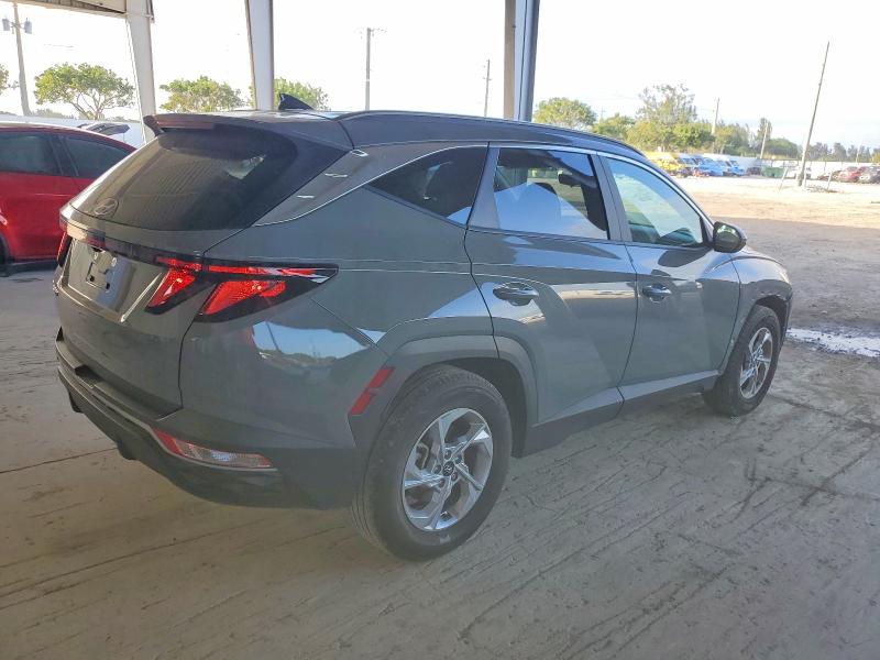 Фото 3 - HYUNDAI TUCSON