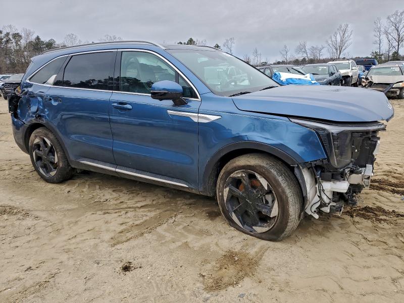 Фото 4 - KIA SORENTO