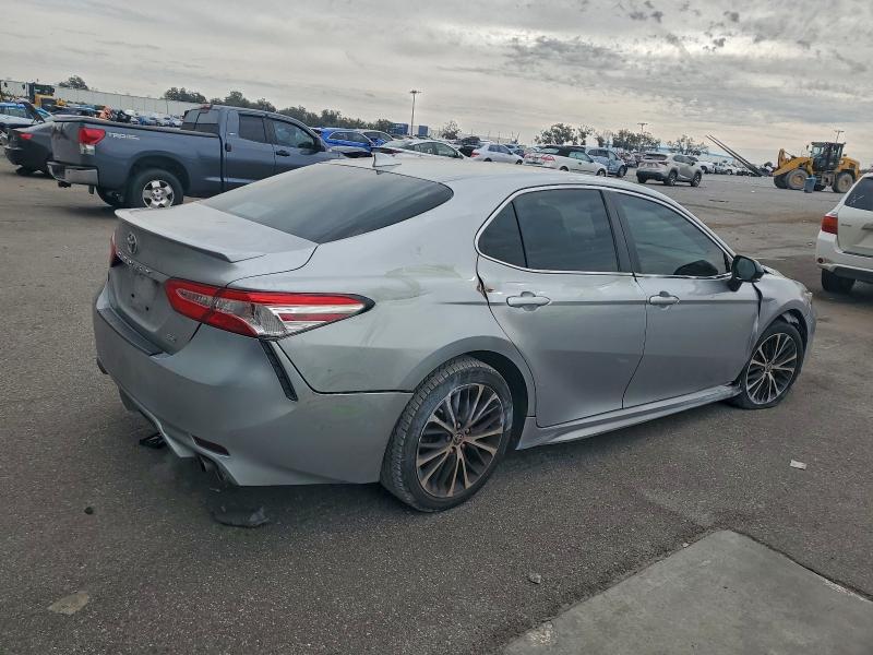 Фото 3 - TOYOTA CAMRY