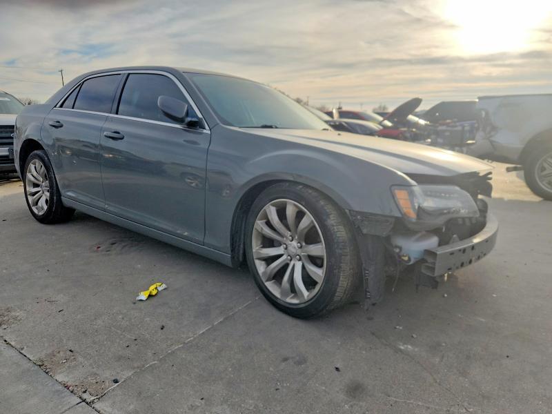 Фото 4 - CHRYSLER 300