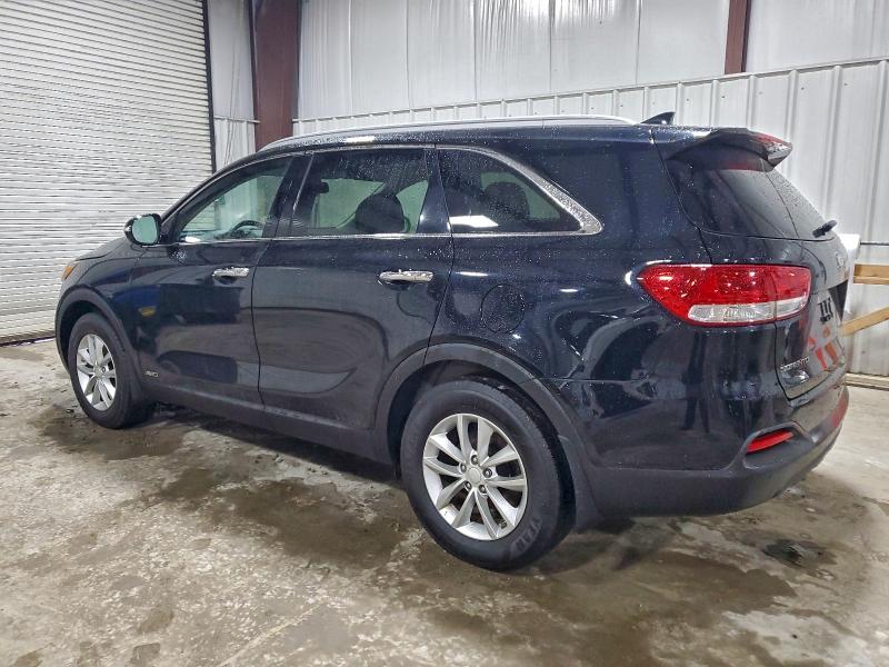 Фото 2 - KIA SORENTO