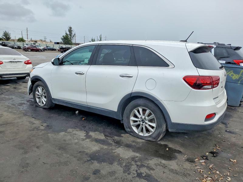 Фото 2 - KIA SORENTO