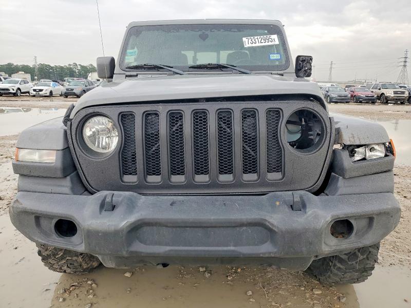 Фото 5 - JEEP GLADIATOR