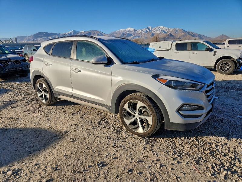 Фото 4 - HYUNDAI TUCSON