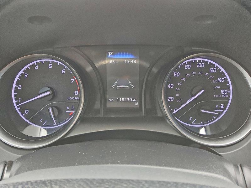 Фото 9 - TOYOTA CAMRY